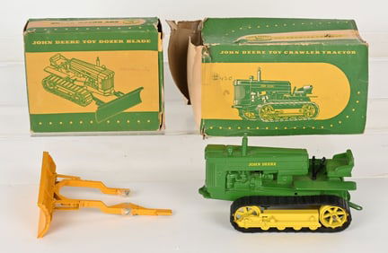 JOHN DEERE 40 AG CRAWLER & BLADE w/ BOXES