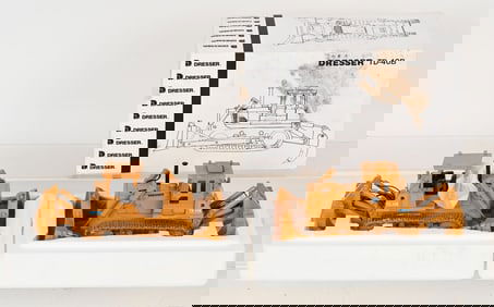 2- CLASSIC CONSTRUCTION MODELS DRESSER TD-40B MIB