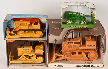 4- ERTL 1:16 CRAWLER DOZERS MIB