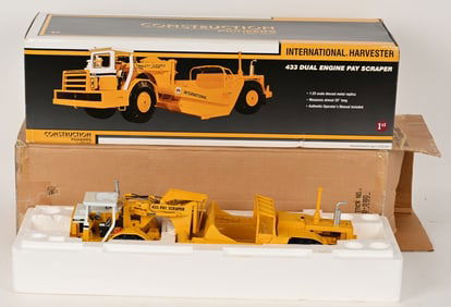 FIRST GEAR 1:25 IH 433 DUAL ENGINE PAY SCRAPER