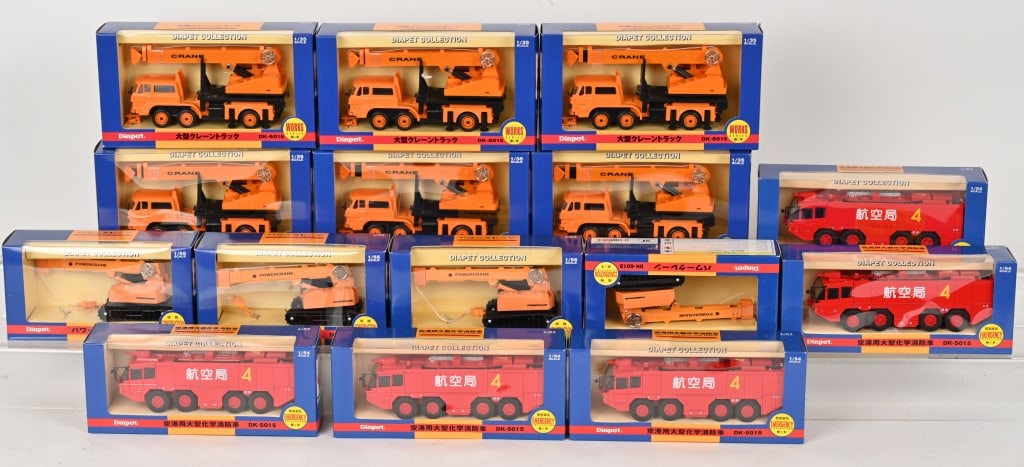 15- DIAPET CONSTRUCTION & FIRE VEHICLES MIB (1 of 6)