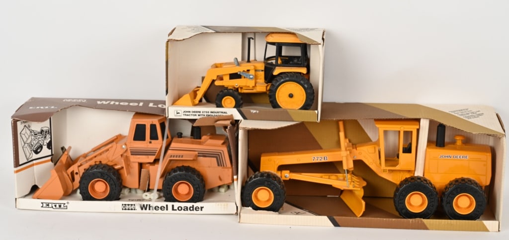 3- ERTL 1:16 CONSTRUCTIONS VEHICLES MIB (1 of 4)