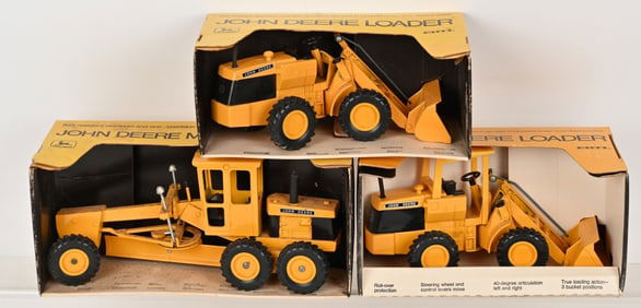 3- ERTL JOHN DEERE CONSTRUCTION VEHICLES MIB