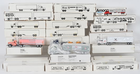 25- ERTL 1:16 SEMI TRUCK & TRAILERS MIB