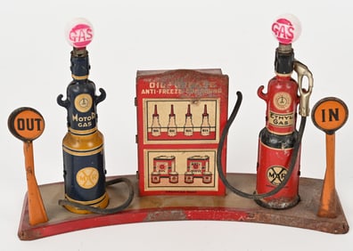 MARX BRIGHT LIGHT GAS STATION w 2 GAS PUMPS