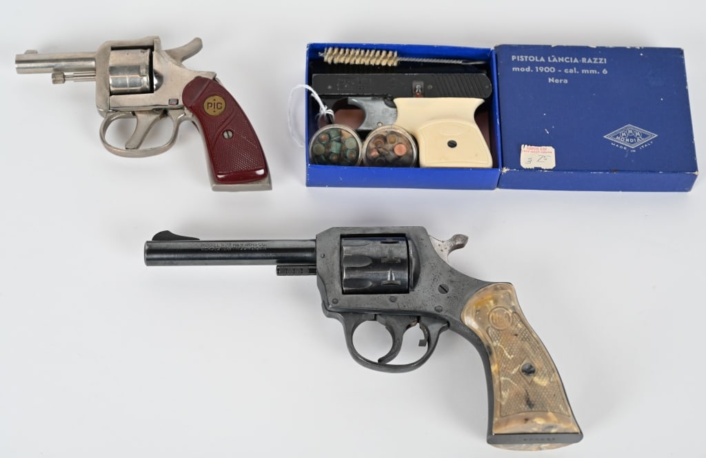 LOT OF STARTER PISTOLS AND .22 CAL REVOLVER: ITALIAN MODEL 1900 STARTER PISTOL., .22 CAL The pistol comes in factory box with instruction sheet, brush, 18 cartridges and (1) magazine. Operates normally. NON FFL GERMAN PIC STARTER PISTOL This lit