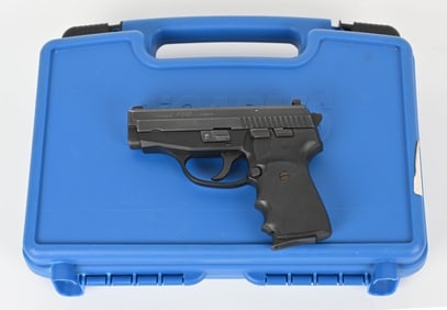 SIG SAUER P239 SEMI AUTOMATIC 9MM WITH CASE