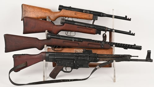 LOT OF REPLICA WWII AXIS ASSAULT RIFLES & SMGS