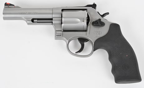 SMITH & WESSON MODEL 69 COMBAT MAGNUM REVOLVER