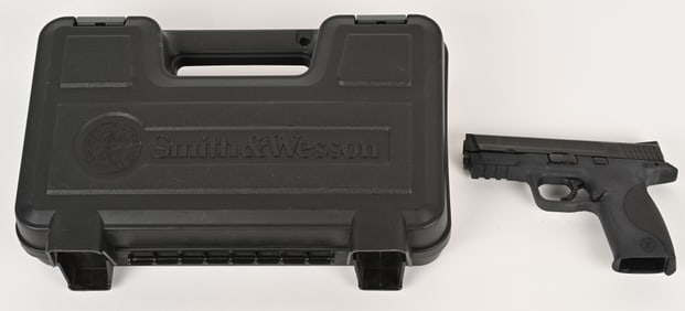 SMITH & WESSON M&P 9 SEMI AUTO PISTOL W/ CASE