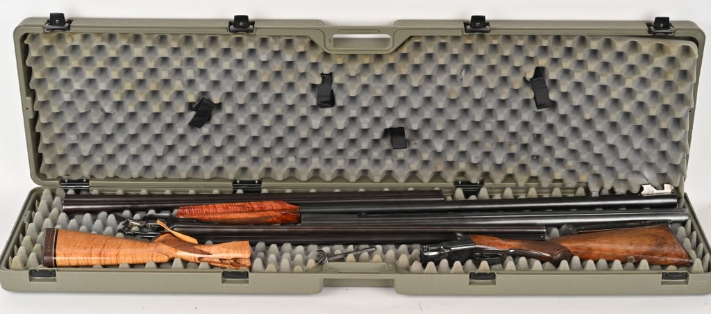 LOT OF VINTAGE PARKER BROTHERS SHOTGUN COMPONENTS: LOT PARKER BROTHERS SHOTGUN COMPONENTS (2) RECEIVERS SERIAL NUMBER: 149214 AND 12066. (2) BARRELS THAT FIT RECEIVERS. 26". GAUGE: 16. CHOKE: FULL (LEFT), MOD (RIGHT) AND 29 7/8". GAUGE: 12. CHOKE: FUL