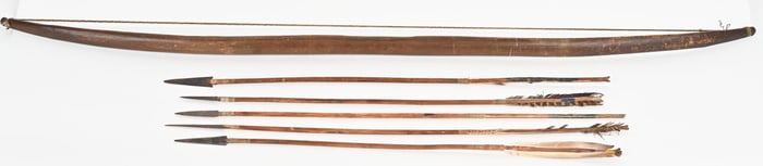 NATIVE AMERICAN BOW AND 5 IRON TIPPED ARROWS