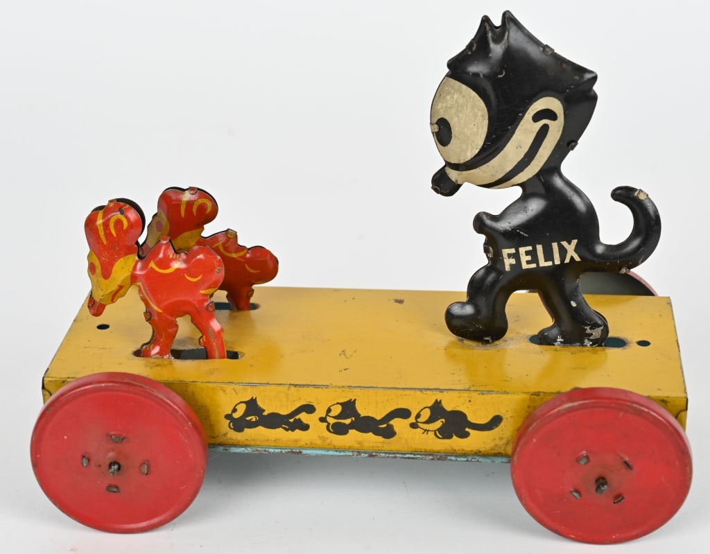 NIFTY FELIX THE CAT CHASING NICE ON PLATFORM