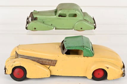 WYANDOTTE PRESSED STEEL CORD & LIGHTED SEDAN