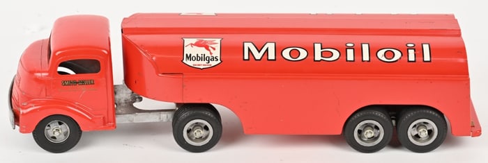 SMITH MILLER MOBILGAS TANK TRUCK