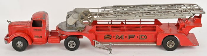 SMITH MILLER LADDER TRUCK