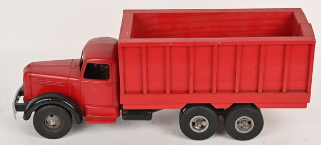 SMITH MILLER CUSTOM MATERIAL HAULER
