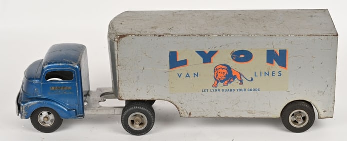 SMITH MILLER LYON VAN LINES TRUCK