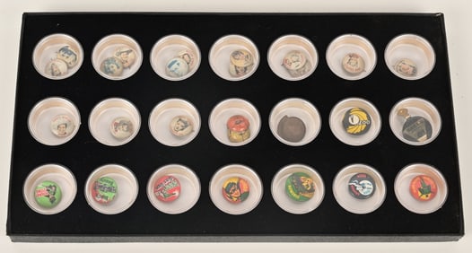 GREAT LOT OF PINBACKS BATMAN, GREEN HORNET & MORE