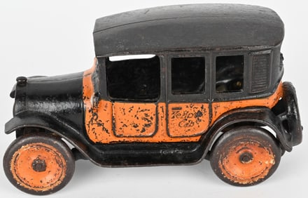 ARCADE CAST IRON YELOW CAB