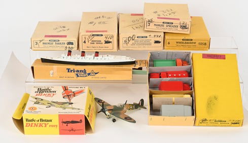 LARGE LOT OF DINKY TOYS