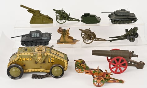 LOT OF MILITARY TOYS