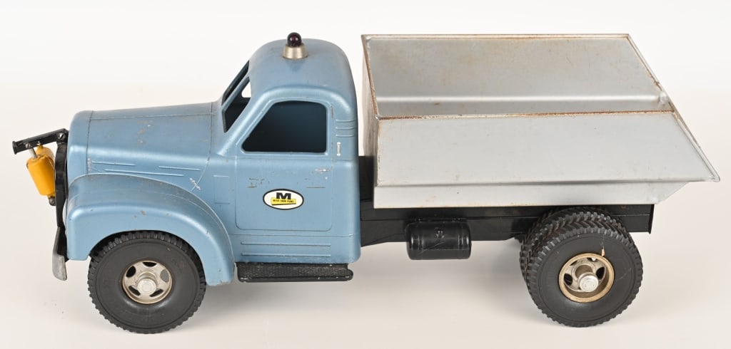 SMITH MILLER MEYER SNOW PLOW TRUCK: Smith Miller Mack Cab with Fixed Dump style Bed. Has Plow Pump on front end. Has nice paint and Meyer Snowplow decals. 16" Excellent
