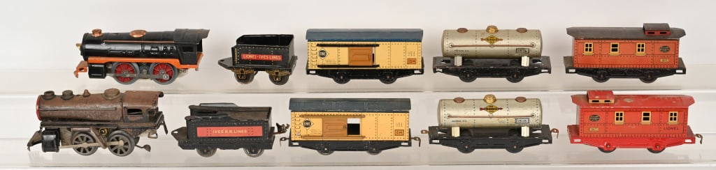 LOT OF EARLY O GA LIONEL & MORE: Includes Winner Locomotive, Clockwork Locomotive, Coal tenders, and Rolling Stock. All in original condition. Very Good-Excellent
