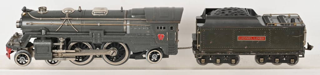 LIONEL PREWAR STD GA 392E STEAM LOCOMOTIVE: Very nice original Prewar Standard Gauge 392E Steam Locomotive and Tender n gunmetal gray. Excellent