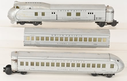 LIONEL 752E STEAMLINER & PASSENGER CARS