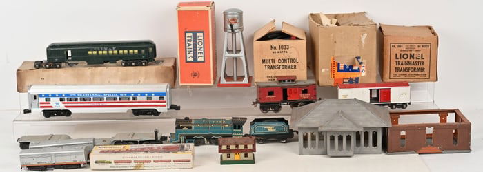 HUGE LOT OF TRAIN ITEMS