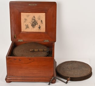 REGINA TABLE TOP MUSIC BOX & 17 -12" DISCS