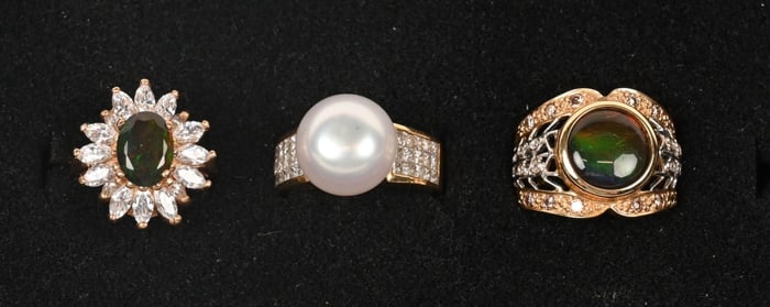 LOT OF 3 GOLD 18KT RINGS