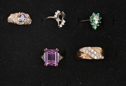 LOT OF 5 GOLD 14KT RINGS
