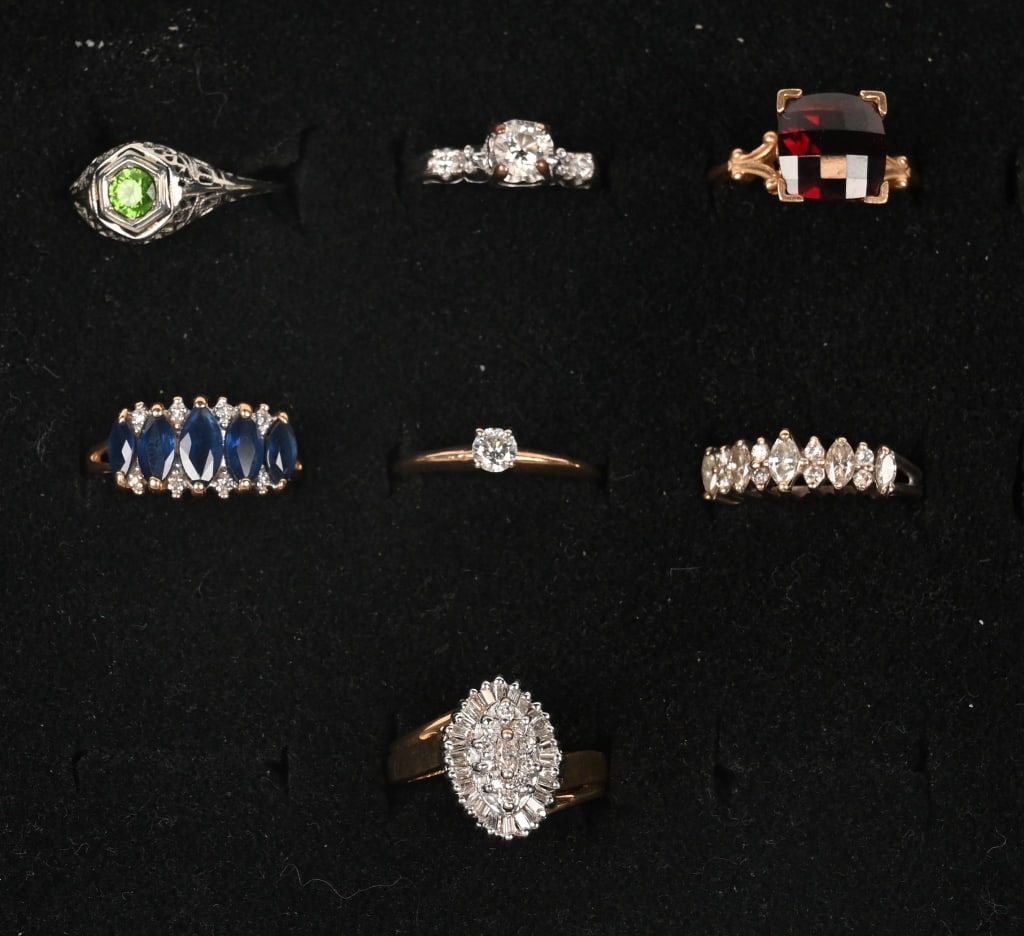 LOT OF 7 GOLD 14KT RINGS (1 of 5)