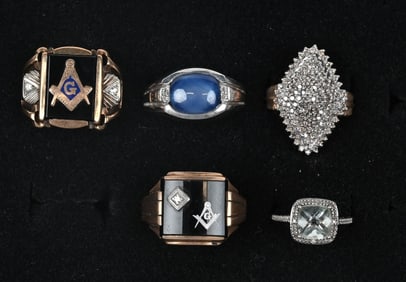 LOT OF 5 GOLD 10KT RINGS