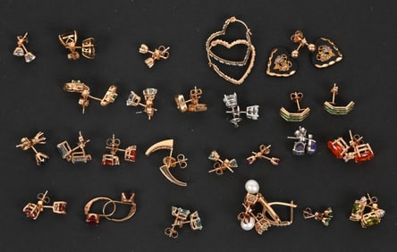LOT OF 25 GOLD 14KT EAR RINGS