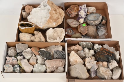 LARGE LOT OF GEODE & CRYSTALS