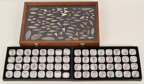 LARGE GROUPING OF NEOLITHIC PROJECTIAL POINTS