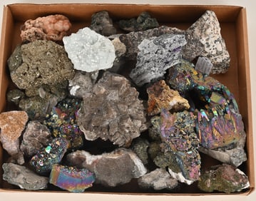 LARGE LOT OF STONE & CRYSTAL SPECIMENS