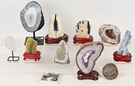 LOT OF STONE & CRYSTAL SPECIMENS