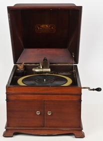 VICTOR VV-VI TABLETOP PHONOGRAPH