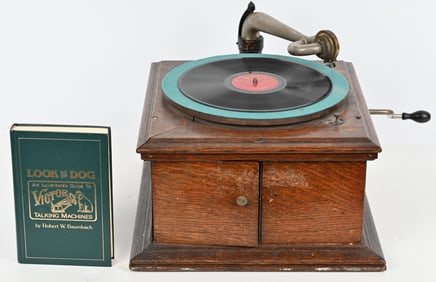 VICTOR VV-VI TABLETOP PHONOGRAPH