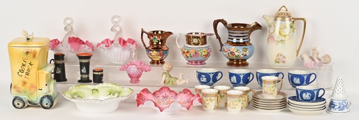 HUGE LOT OF ANTIQUE AND VINTAGE GLASSWARE