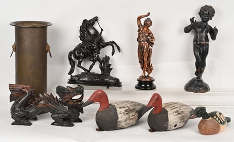 ANTIQUE AND COLLECTIBLE LOT