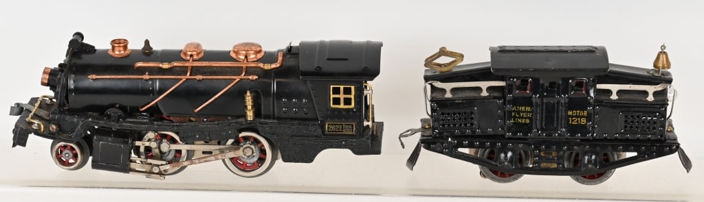 AMERICAN FLYER 1218 & LIONEL 262E ENGINES (1 of 5)
