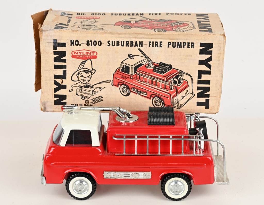 NYLINT SUBURBAN FIRE PUMPER w/ BOX (1 of 7)