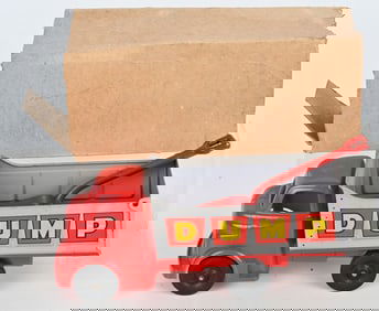 WYANDOTTE DUMP TRUCK & SHOVEL w/ BOX