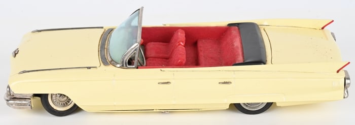 17" BANDAI 1961 CADILLAC CONVERTIBLE