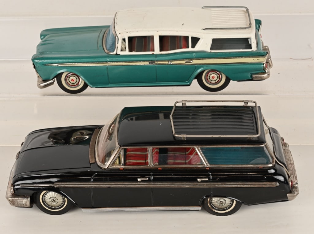 2- JAPAN TIN FRICTION STATION WAGONS (1 of 9)